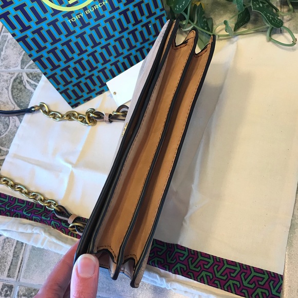 🚫SOLD!!🚫 Tory Burch Sadie Metallic Shoulder Bag - Picture 5 of 8